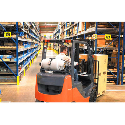 Q235B Q355B sınıfı Ağır Görevli Depolama Ekipmanı Depolama için Off-Road Forklift