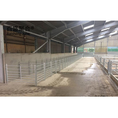 ASTM Standart Hafif Çelik Yapı Keçi Evi Tasarlanmış Prefab Çiftlik Koyun Keçi Çelik Kulübe Evi