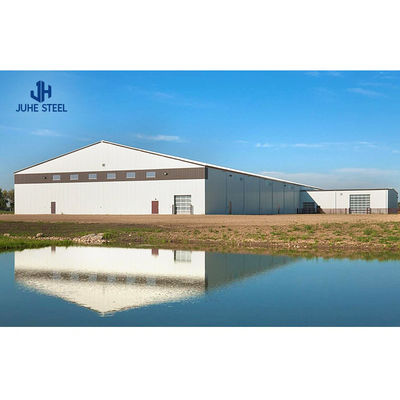Q235/Q345B Sınıf Metal Çiftlik Binaları Yaşayış Odaları Prefabrik At Arenası